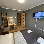Karnat Wycieczka Do Pragi Gratis Przy 6 Noclegach Z Wyzywieniem !!! Sniadania Oraz Obiadokolacje Apartment Karpacz