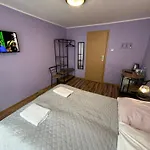 Karnat Wycieczka Do Pragi Gratis Przy 6 Noclegach Z Wyzywieniem !!! Sniadania Oraz Obiadokolacje Karpacz