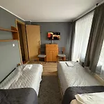 Apartment Karnat Wycieczka Do Pragi Gratis Przy 6 Noclegach Z Wyzywieniem !!! Sniadania Oraz Obiadokolacje Karpacz