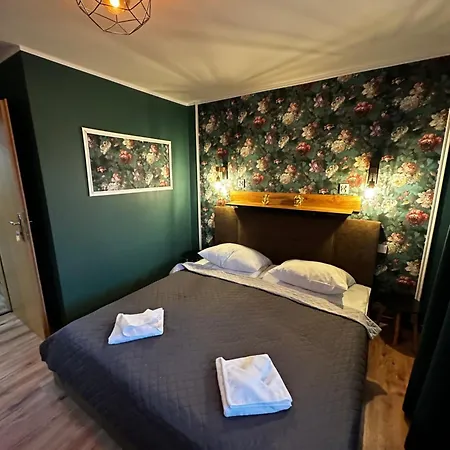 Apartment Karnat 1,2 *