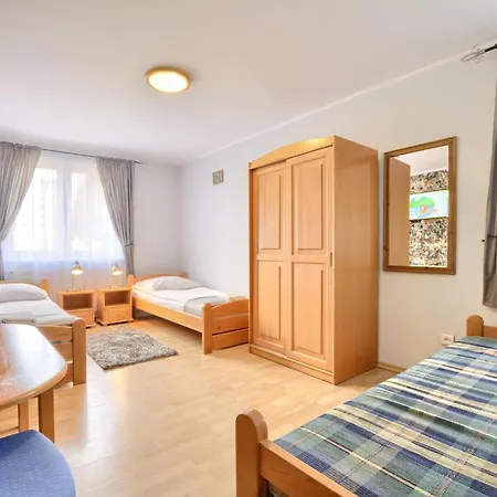 Apartamento Karnat Wycieczka Do Pragi Gratis Przy 6 Noclegach Z Wyzywieniem !!! Sniadania Oraz Obiadokolacje