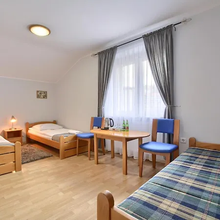 Apartamento Karnat Wycieczka Do Pragi Gratis Przy 6 Noclegach Z Wyzywieniem !!! Sniadania Oraz Obiadokolacje *
