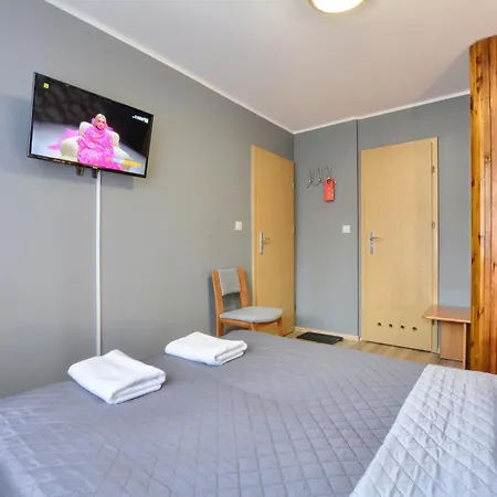 Apartamento Karnat Wycieczka Do Pragi Gratis Przy 6 Noclegach Z Wyzywieniem !!! Sniadania Oraz Obiadokolacje