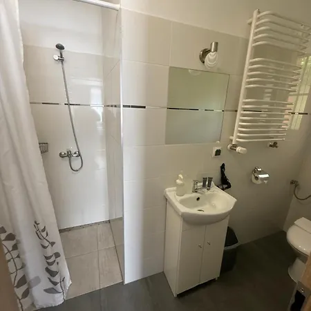 Karnat Wycieczka Do Pragi Gratis Przy 6 Noclegach Z Wyzywieniem !!! Sniadania Oraz Obiadokolacje Apartamento Karpacz