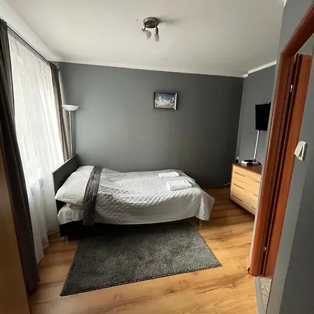 Karnat Wycieczka Do Pragi Gratis Przy 6 Noclegach Z Wyzywieniem !!! Sniadania Oraz Obiadokolacje Apartamento