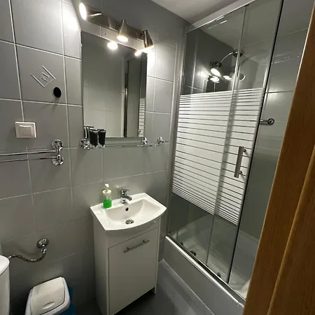 Karnat Wycieczka Do Pragi Gratis Przy 6 Noclegach Z Wyzywieniem !!! Sniadania Oraz Obiadokolacje Apartamento Karpacz