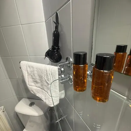 Karnat Wycieczka Do Pragi Gratis Przy 6 Noclegach Z Wyzywieniem !!! Sniadania Oraz Obiadokolacje Apartamento *