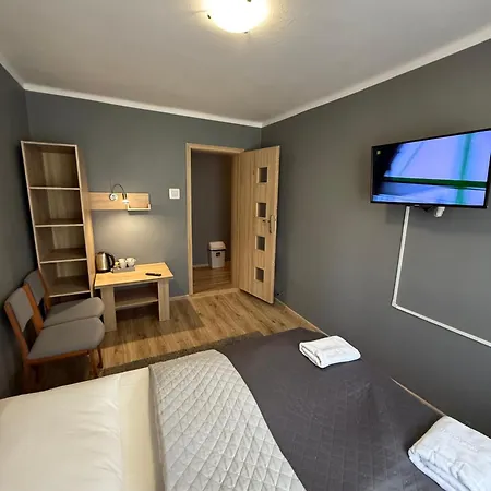 Karnat Wycieczka Do Pragi Gratis Przy 6 Noclegach Z Wyzywieniem !!! Sniadania Oraz Obiadokolacje Apartamento Karpacz